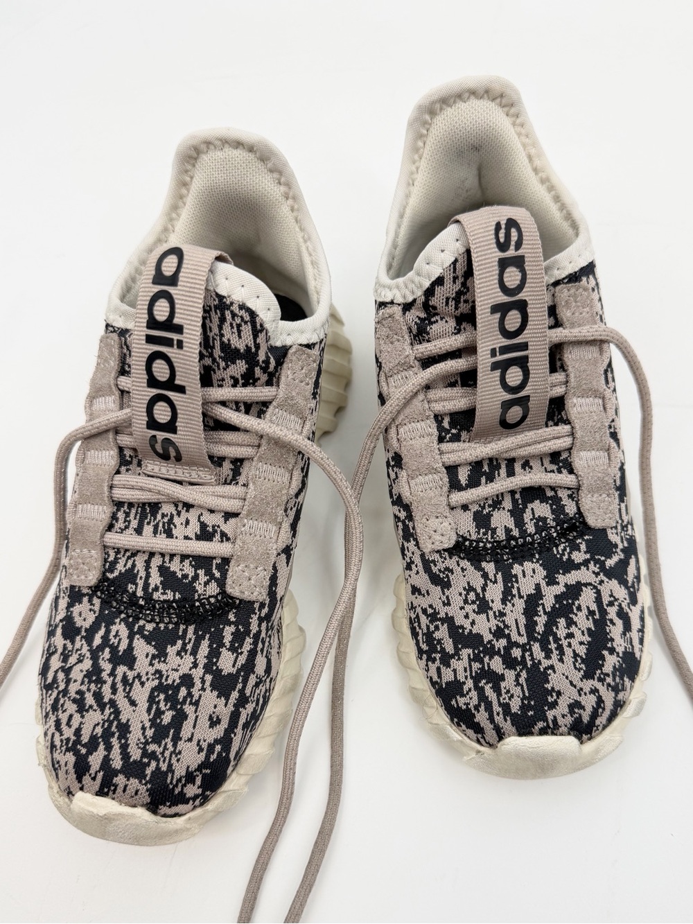 Adidas Kaptir 3.0 Kids Sneakers Youth Size 1 Black Cream Abstract Print